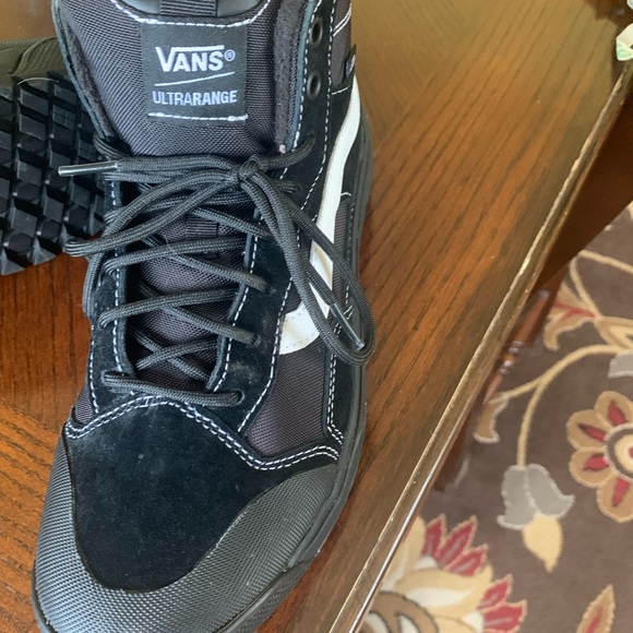 Vans - Picture 3 of 5